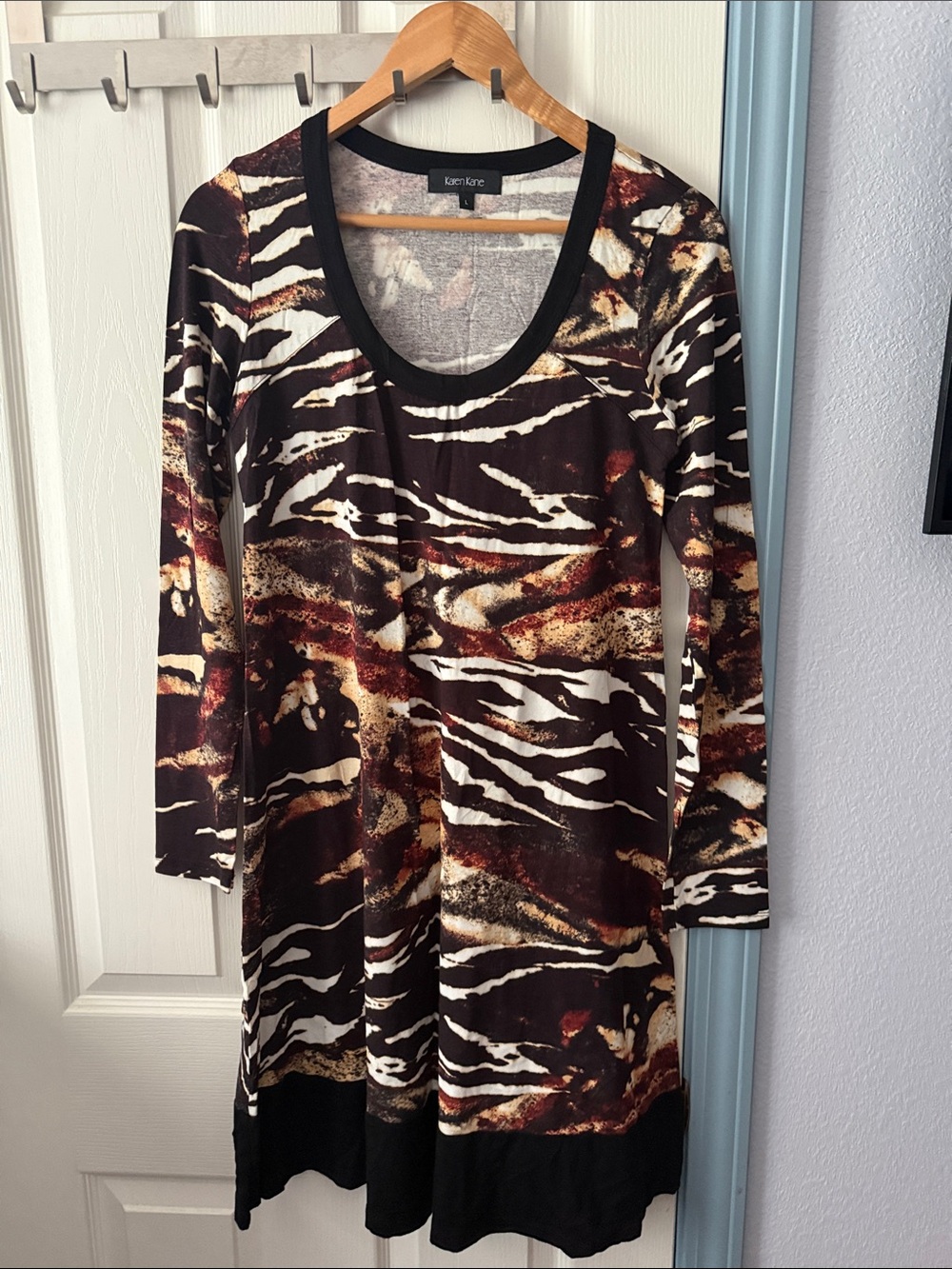 Karen Kane Brown & Cream Long Sleeve Scoop Neck Printed Dress